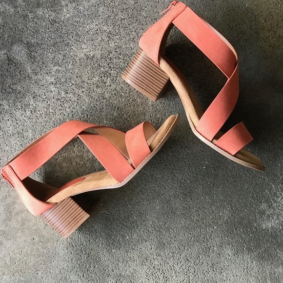 1 left! Qupid Coral Suede Low Block Heel Sandal 7 - Picture 5 of 8